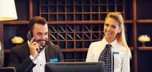 Phục Vụ Nhà Hàng: Tuyển 4 Nhân Viên Phục Vụ Nhà Hàng Diện Fachcraft Và Thực Tập